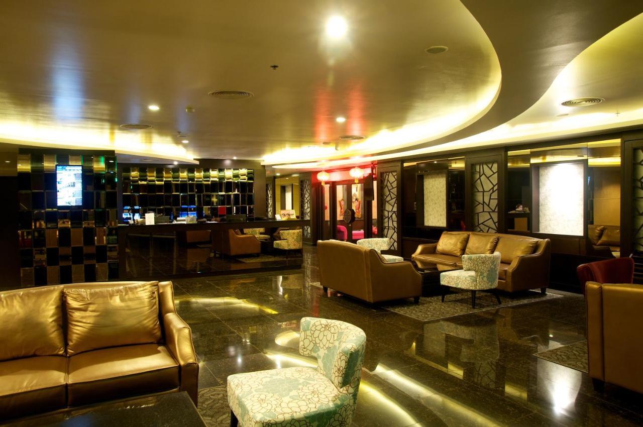 Jolly Suites&Spa Petkasem Haōhng Khēm Exteriör bild