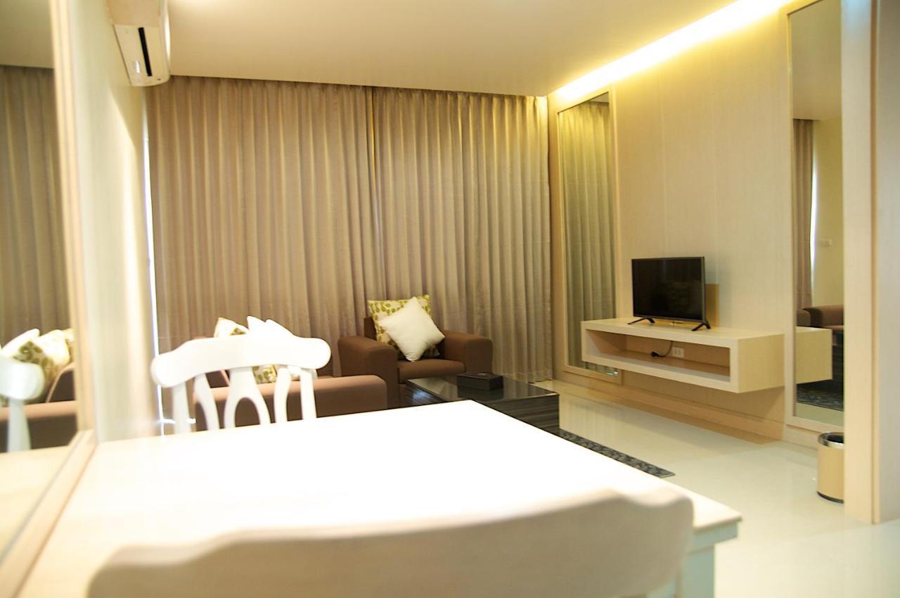 Jolly Suites&Spa Petkasem Haōhng Khēm Exteriör bild