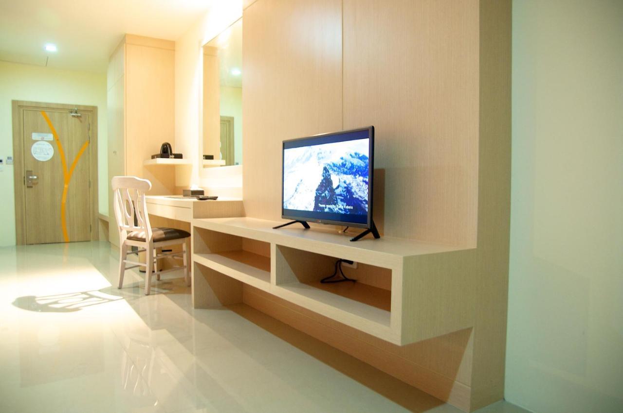 Jolly Suites&Spa Petkasem Haōhng Khēm Exteriör bild